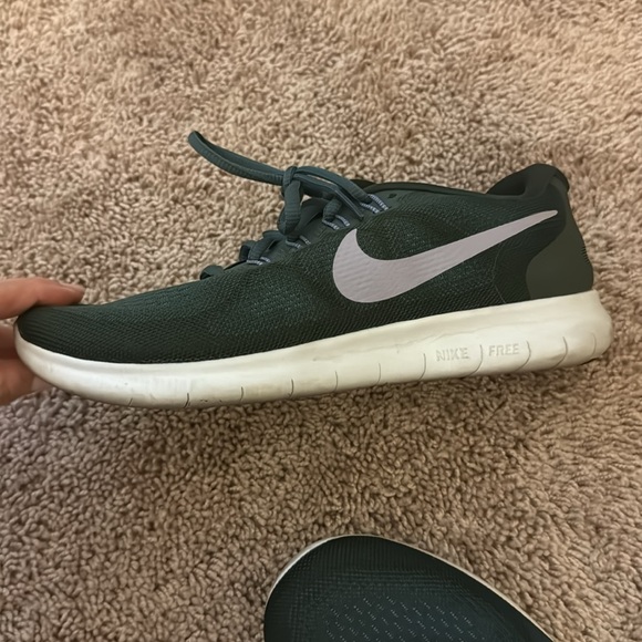 Women’s Nike Free Running Shoe Size 8.5 - Picture 4 of 4